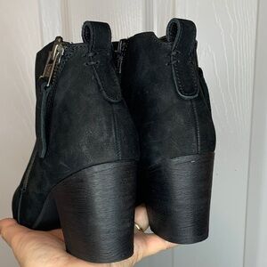 Steve Madden Black Ankle Boots Faux Suede Size 7 New